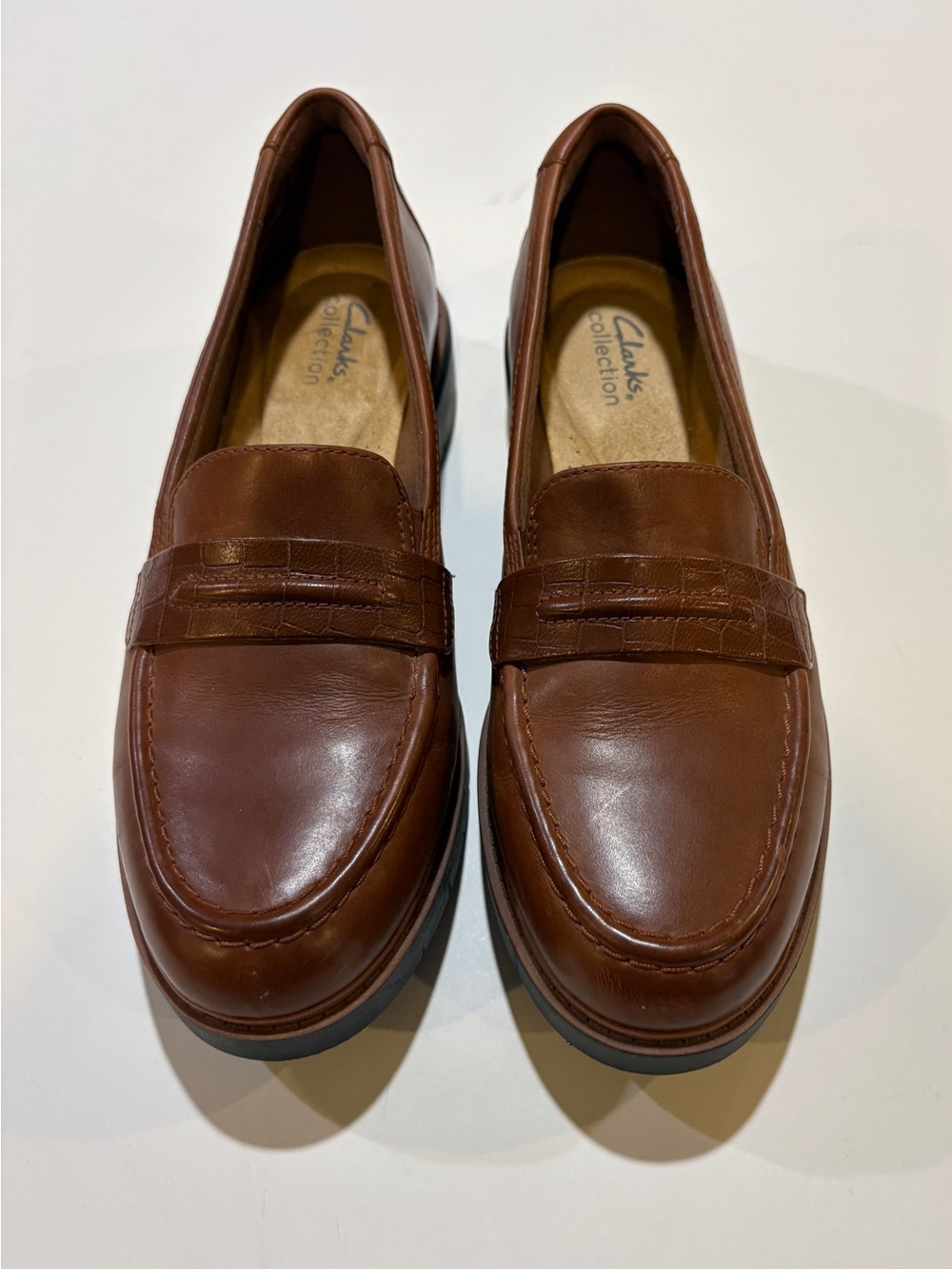 Clarks Collection Brown Leather Penny Loafers Croc Detail Women’s 10